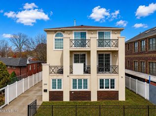 2981 Hylan Blvd, Staten Island, NY 10306