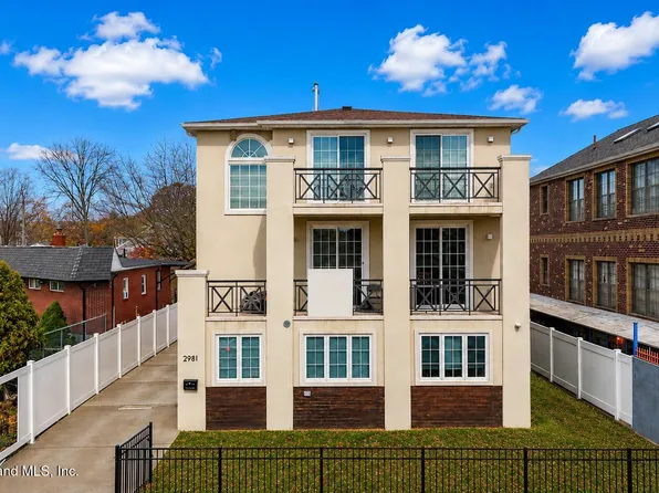2981 Hylan Blvd, Staten Island, NY 10306
