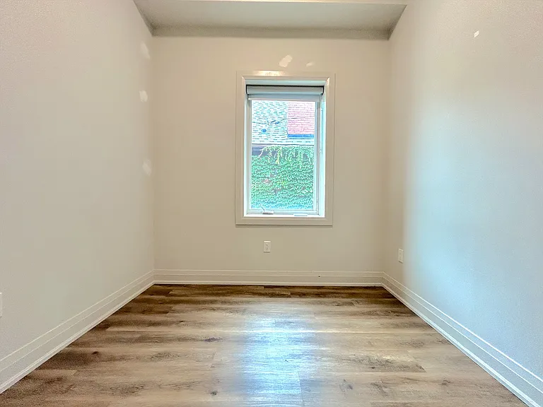 837 King St E #203 — Photo 13