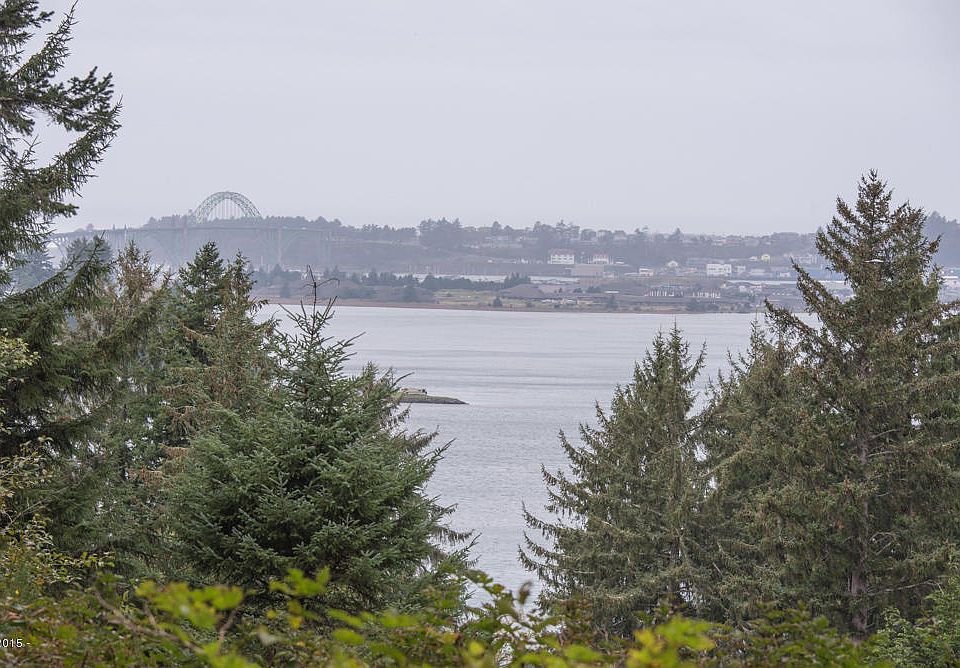 1st image of 255 SE Back Bay Dr