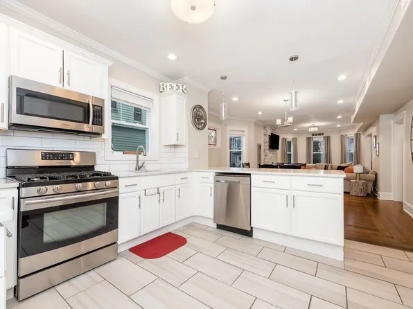 30 Larchmont St Unit 1, Dorchester, MA 02124