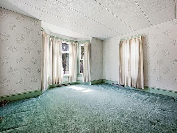 3rd image of 544 E 4th St