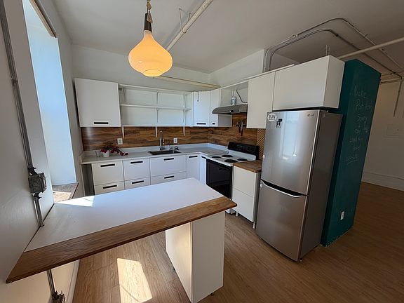 3rd image of 125 Green St #3G