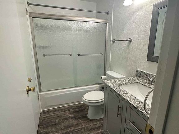 2nd image of 3571 Town Ct APT 4