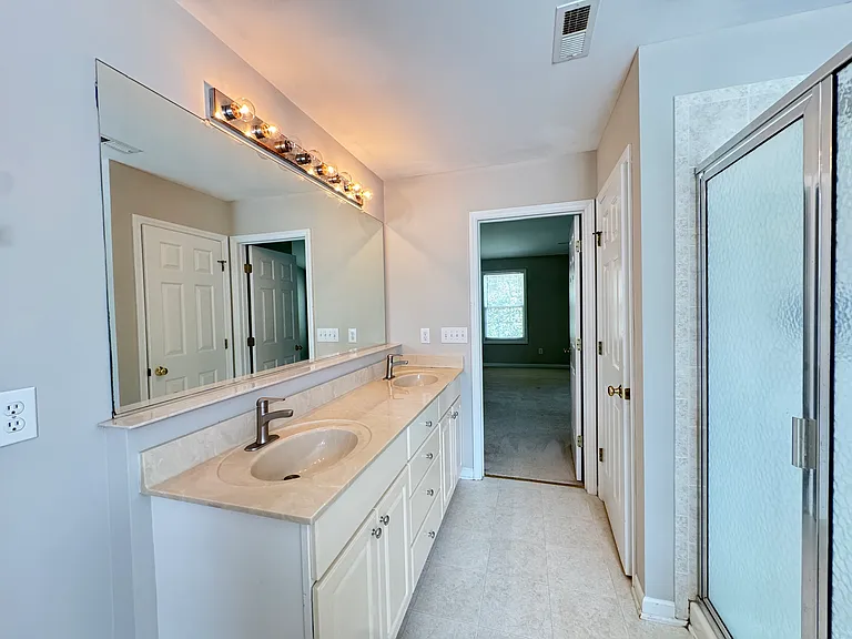 205 Laurens Way — Photo 18