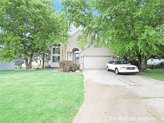 3rd image of 5992 Castle Brook Ave SE