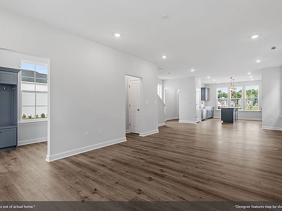 2nd image of 360 White Oak Garden Way