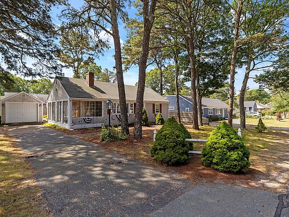 2nd image of 31 Hickory Lane