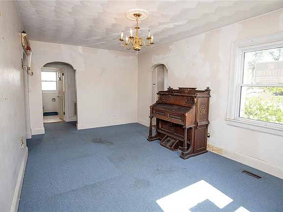 Front office/Living room