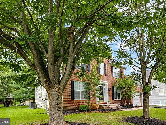 4th image of 7504 Farm Pond Ct