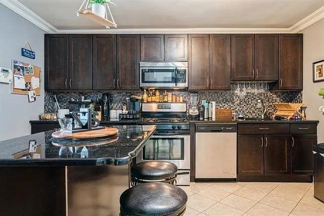 1 bed, 1.0 bath, 800 sqft, $3,100 — Photo 3