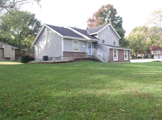 6118 Hallet St, Shawnee, KS 66216