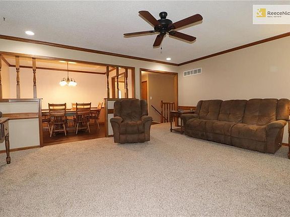 5th image of 2112 SW Waterford Pl
