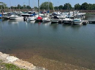 43 Seaview Ave APT 3C, Stamford, CT 06902