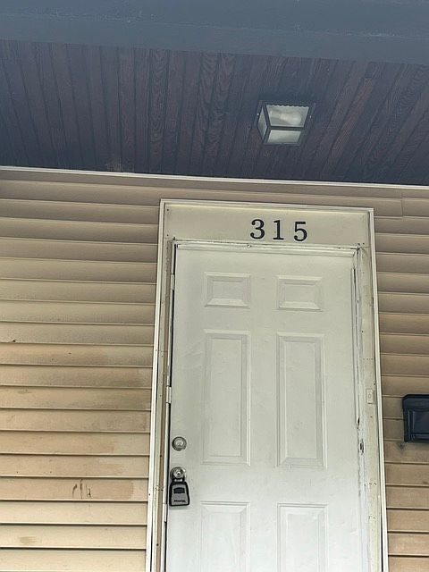1st image of 315 Roycroft Dr