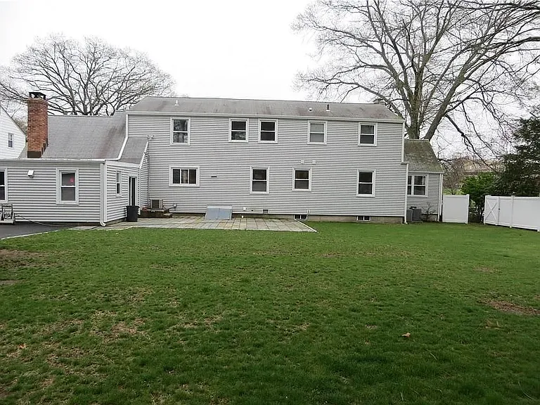 276 High Ridge Rd — Photo 2