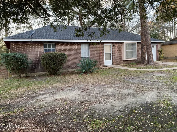 2301 Ladnier Rd, Gautier, MS 39553