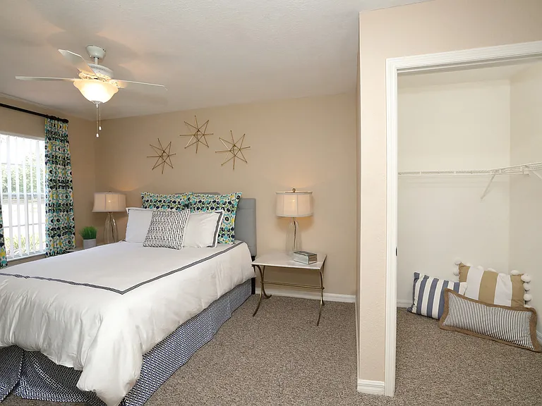 Ponce Harbor Apartments — Photo 19