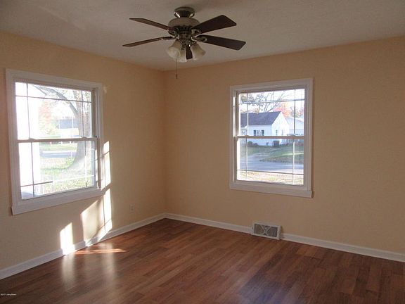 5th image of 527 W Florence Ave