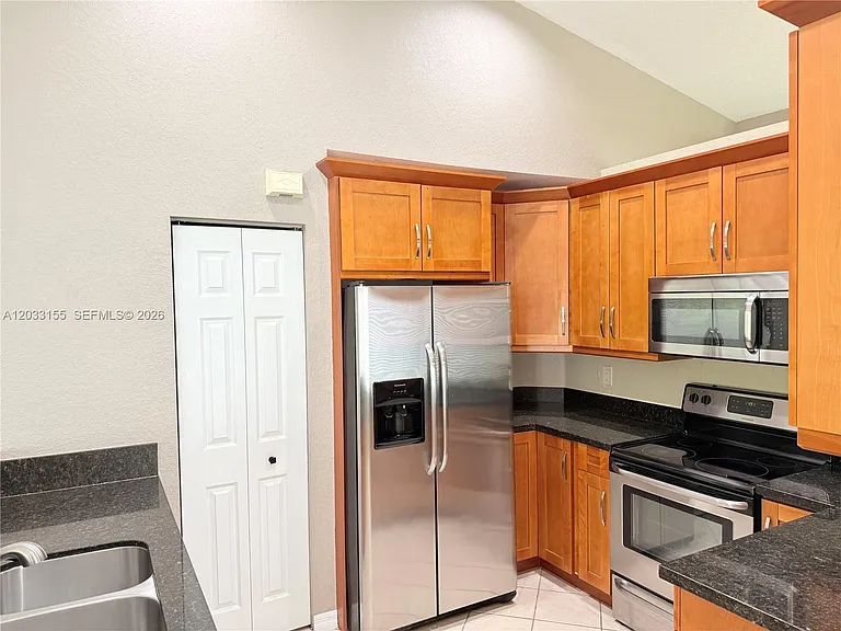 1530 Canary Island Dr — Photo 3