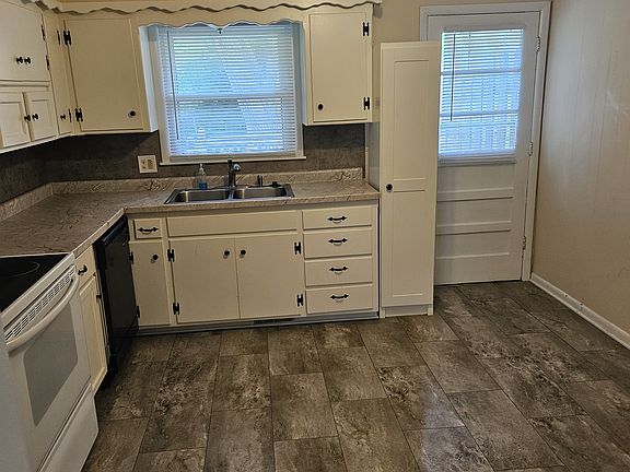 Kitchen 2nd angle