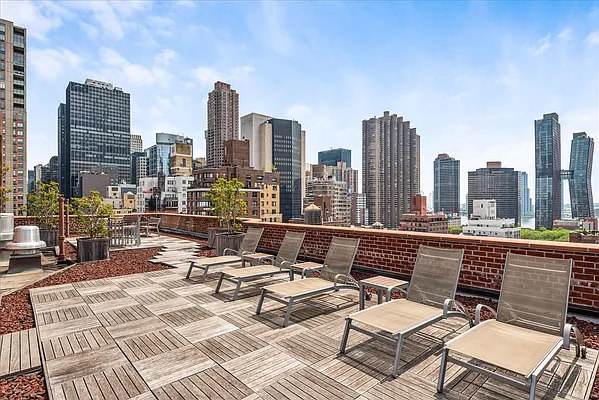 Rented by Real Homes Real Estate LLC | media 19