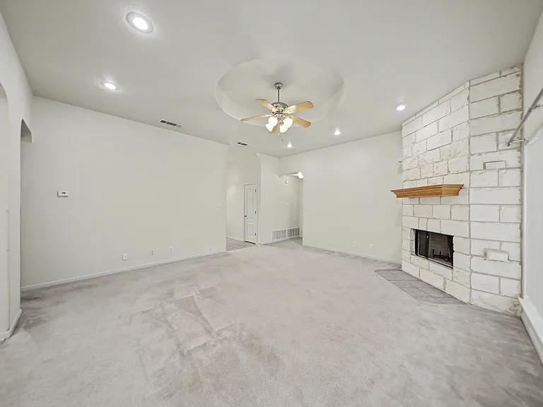 2806 Hydrangea Ave — Photo 8