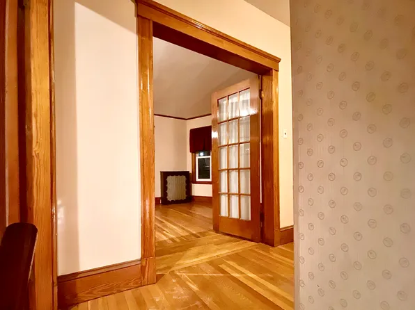 121 Woodlawn St, Everett, MA 02149