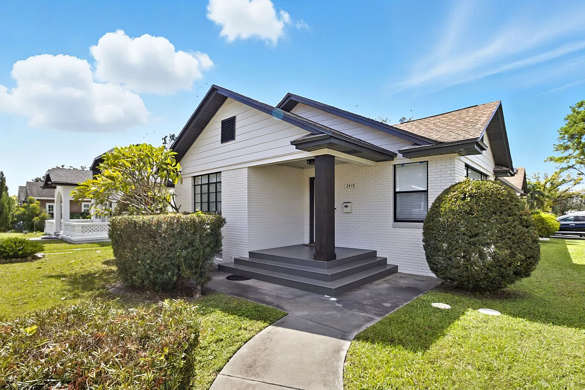 Building Photo - 2410 N Blvd
