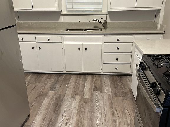 5th image of 2305 N Elmwood Ave