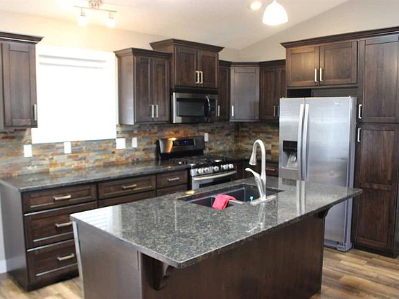 5th image of 426 N 10b St