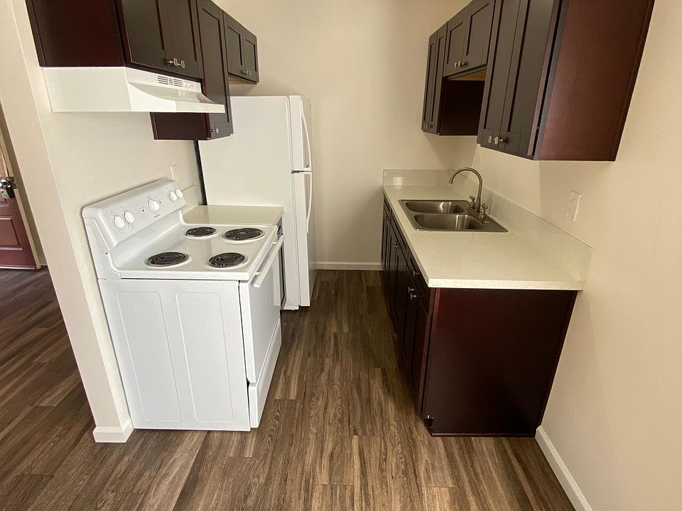 1st image of 2039 L Ave #26