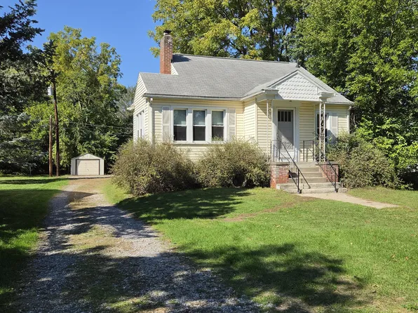 1568 S Crown St, Westland, MI 48186