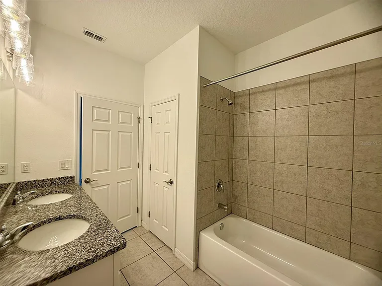 1306 Normandy Dr — Photo 16