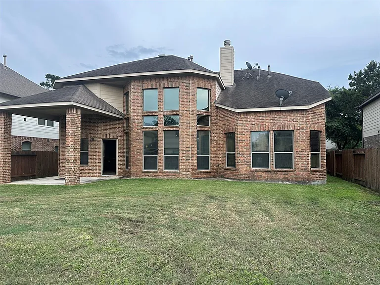 13915 Sawmill Run Ln — Photo 32