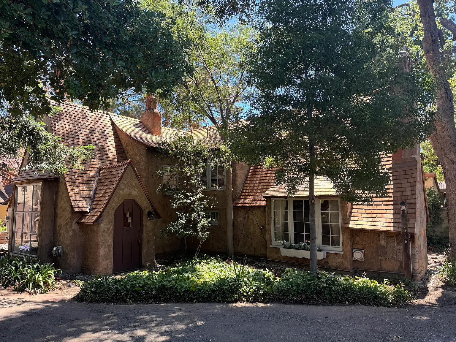 3 bed, 1560 sqft, $9,000 — Photo 1