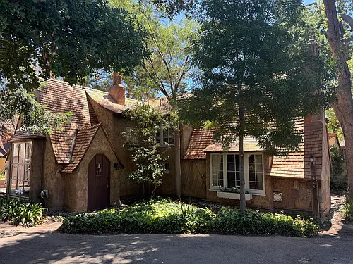 1566 Cowper St Photo 1