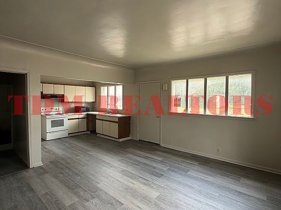 3rd image of 11448 N Saginaw St #1