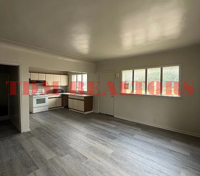 11448 N Saginaw St #1 — Photo 3