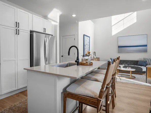 Crestview at Highland