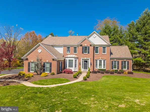 1 Smithfield Dr, Garnet Valley, PA 19060