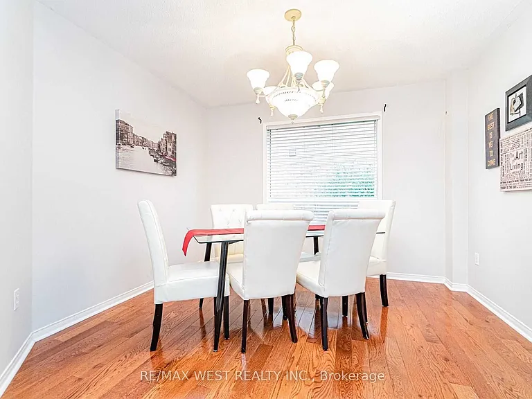 37 Charleswood Cir — Photo 6
