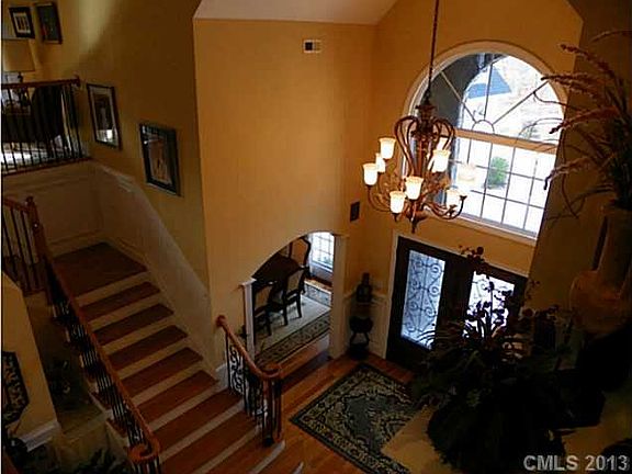 4th image of 8403 Marina Ln