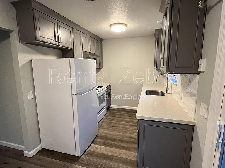 141 W Agua Caliente Rd #D — Photo 7