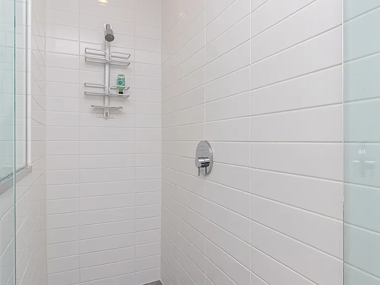 Fisgard St — Photo 33
