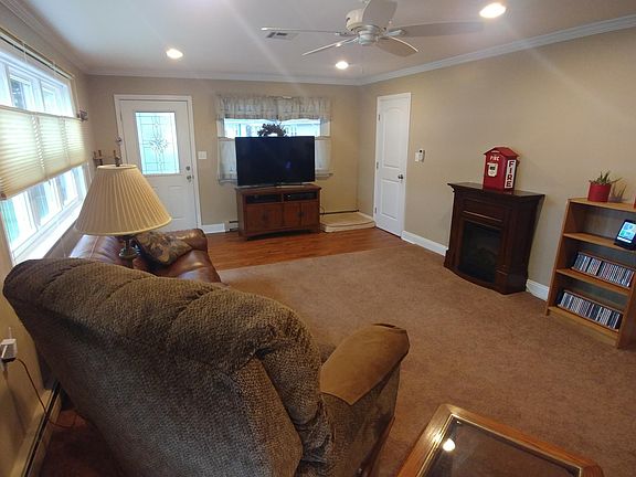 3rd image of 8 Taj Mahal Ct