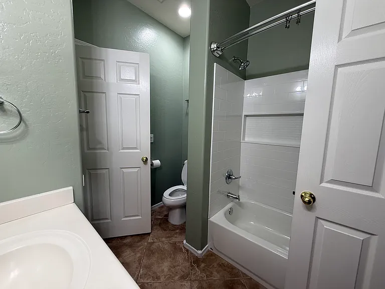 7711 S 68th Dr — Photo 6