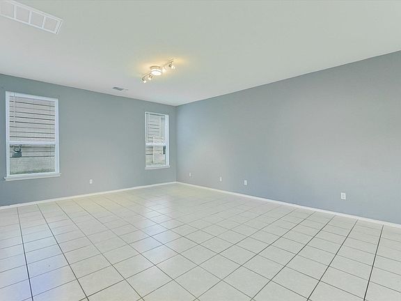 5th image of 220 Nettletree Dr