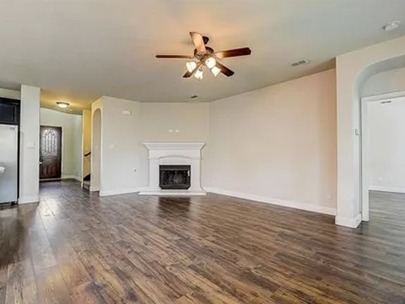 4th image of 613 Cypress Hill Dr