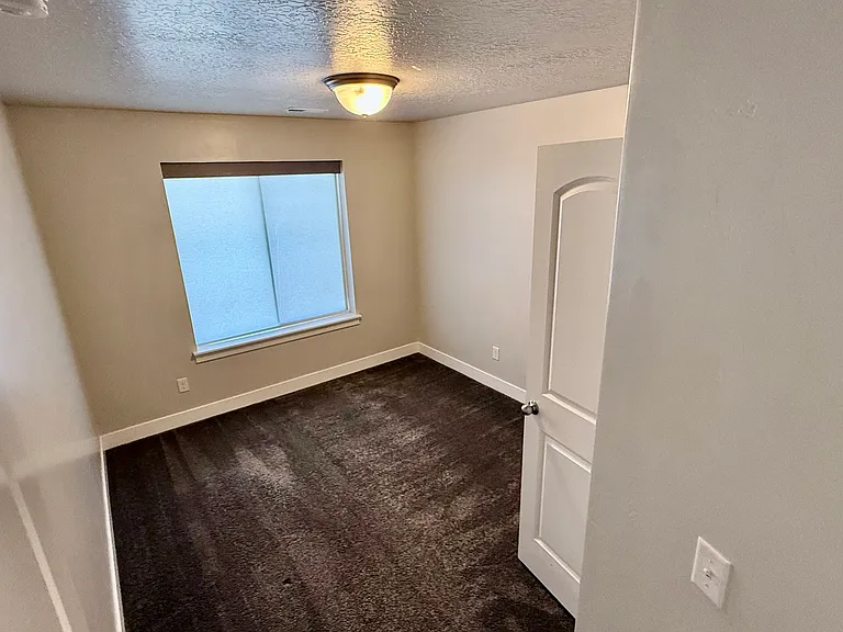 1692 W Quailhill Rd — Photo 26